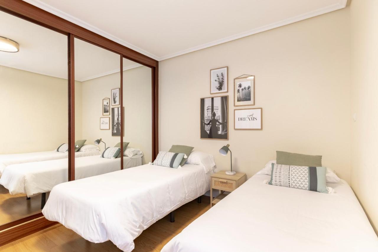 Akomodat En Apartamento En El Centro De Bilbao Con Parking Exterior foto