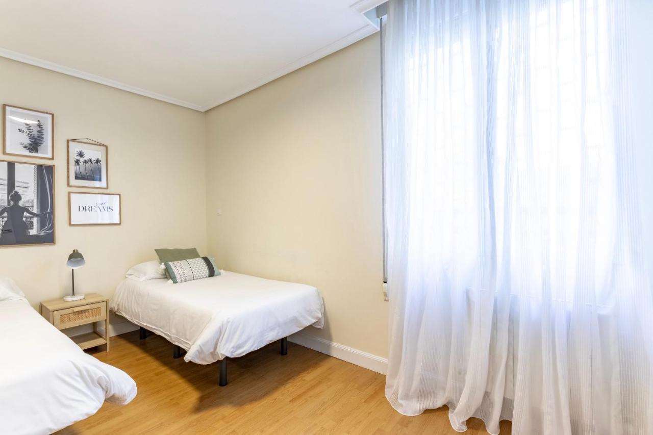 Akomodat En Apartamento En El Centro De Bilbao Con Parking Exterior foto