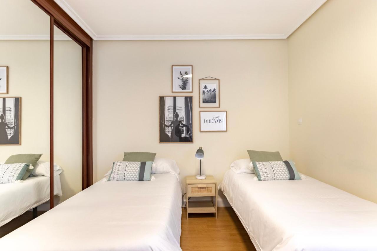 Akomodat En Apartamento En El Centro De Bilbao Con Parking Exterior foto