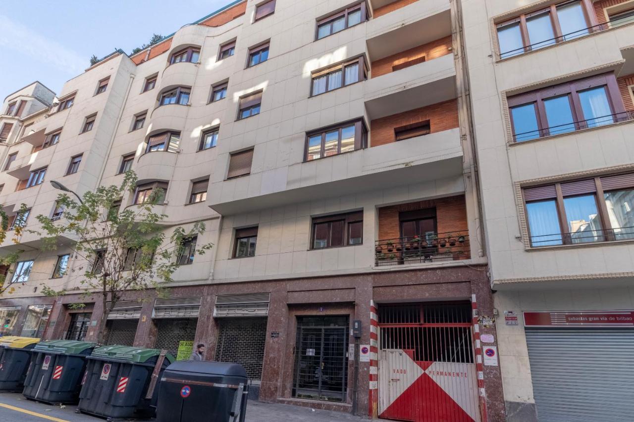 Akomodat En Apartamento En El Centro De Bilbao Con Parking Exterior foto